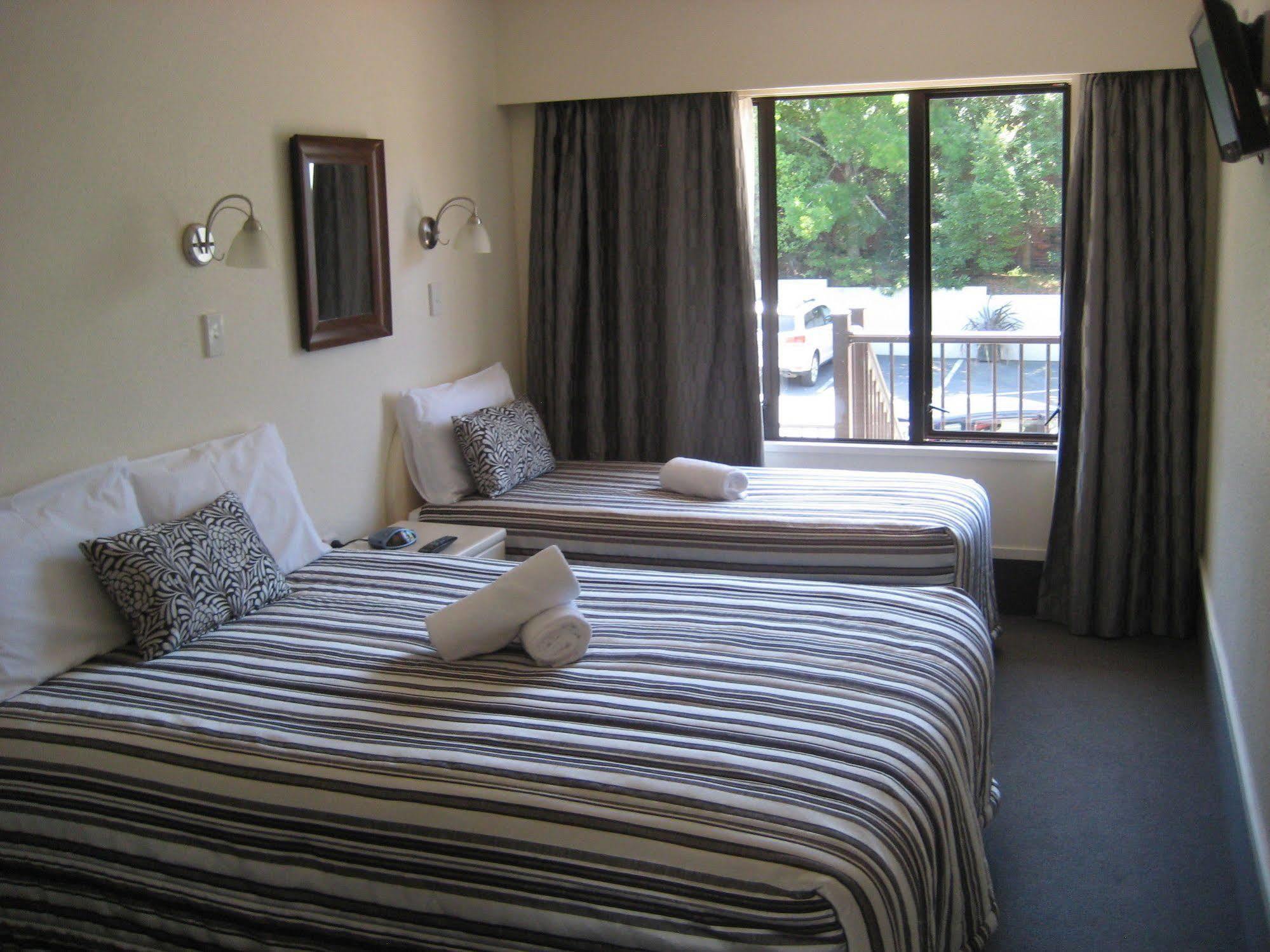 755 Regal Court Motel Dunedin Exteriér fotografie